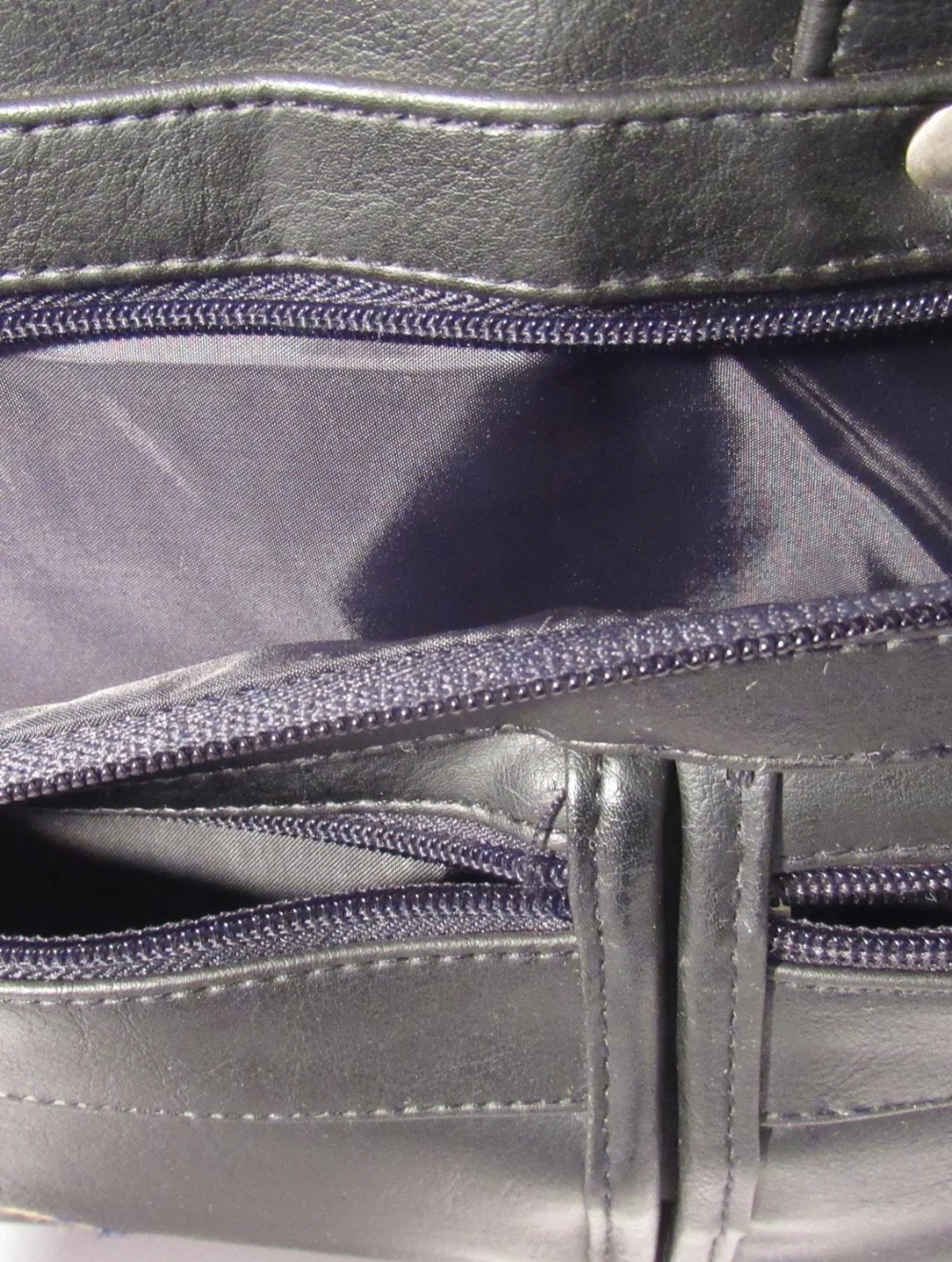 Vtg. Mens Black Leatherette Laptop Messenger/Briefcase Style Bag w/Pacer Logo